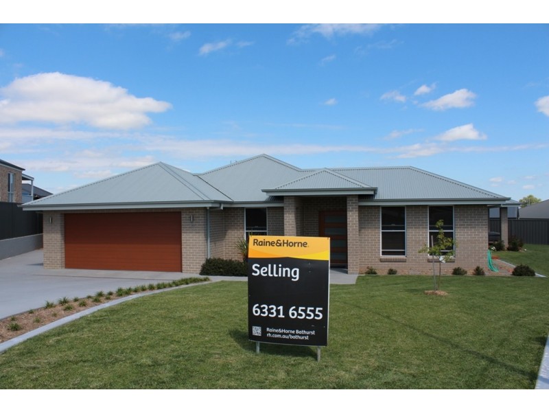 35 Cheviot Drive, Bathurst NSW 2795