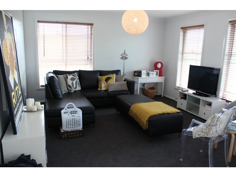 35 Cheviot Drive, Bathurst NSW 2795