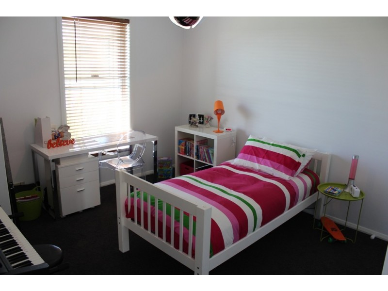 35 Cheviot Drive, Bathurst NSW 2795