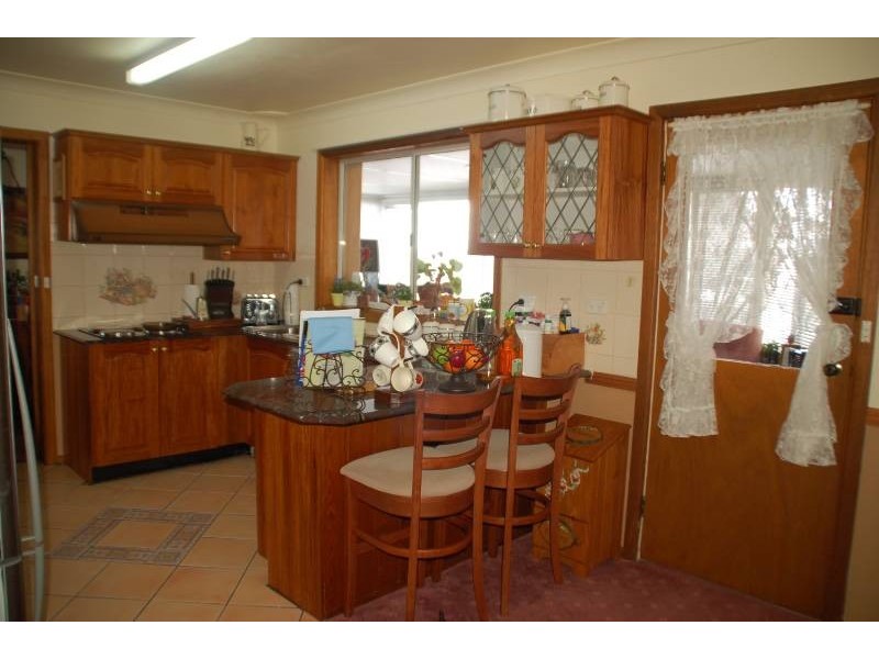 12 Tareena Avenue, Bathurst NSW 2795