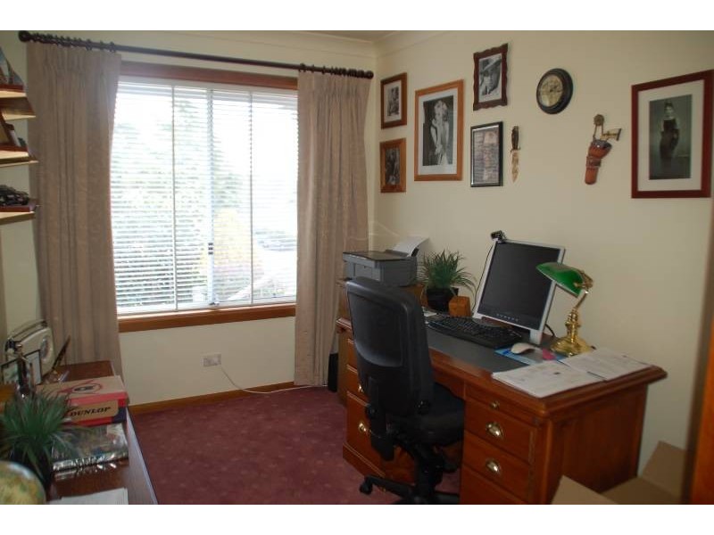 12 Tareena Avenue, Bathurst NSW 2795