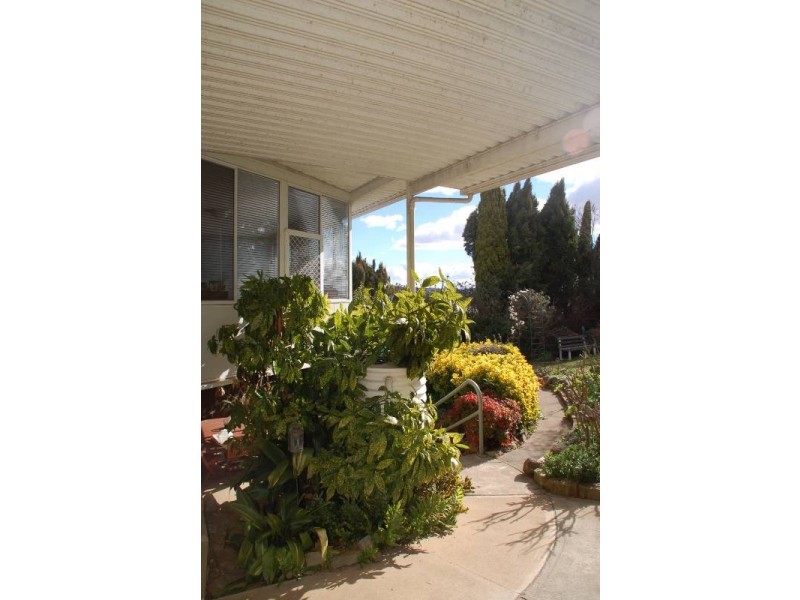 12 Tareena Avenue, Bathurst NSW 2795