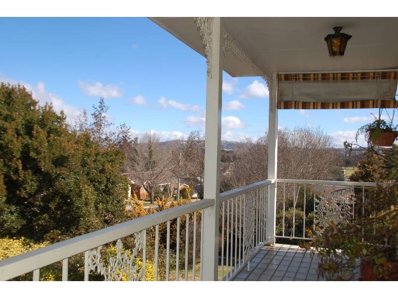 12 Tareena Avenue, Bathurst NSW 2795