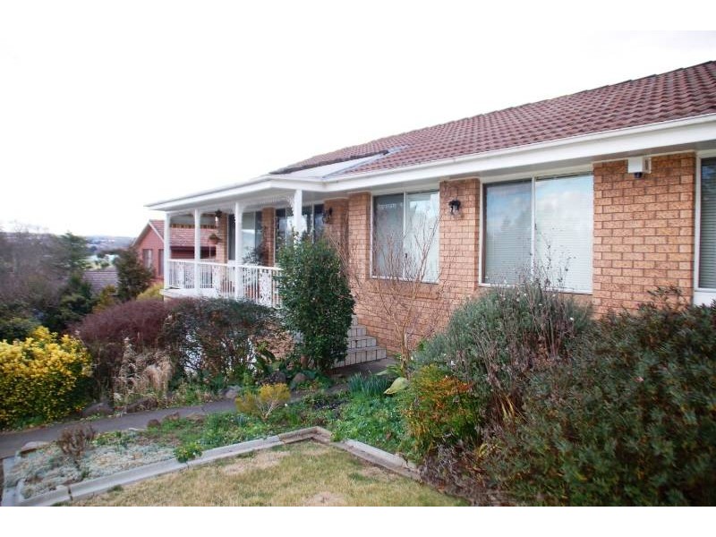 12 Tareena Avenue, Bathurst NSW 2795