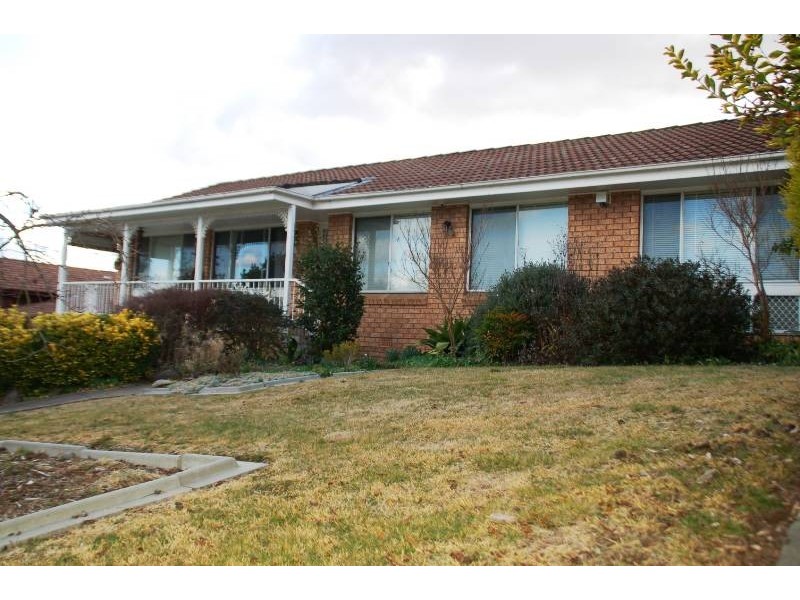 12 Tareena Avenue, Bathurst NSW 2795