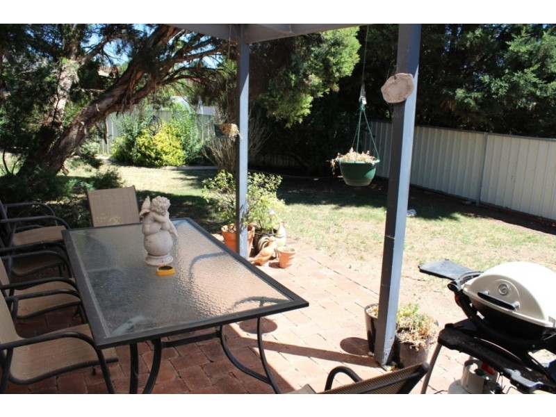 8 Abercrombie Drive, Bathurst NSW 2795