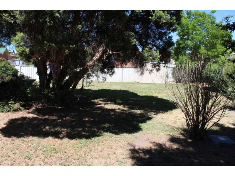 8 Abercrombie Drive, Bathurst NSW 2795