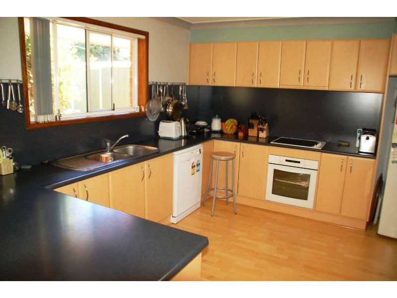 5 Cousins Place, Bathurst NSW 2795