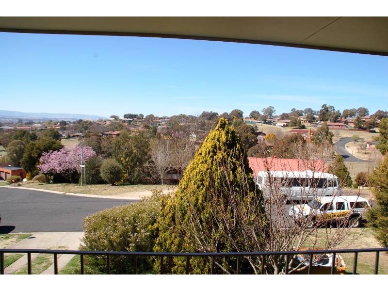 5 Cousins Place, Bathurst NSW 2795