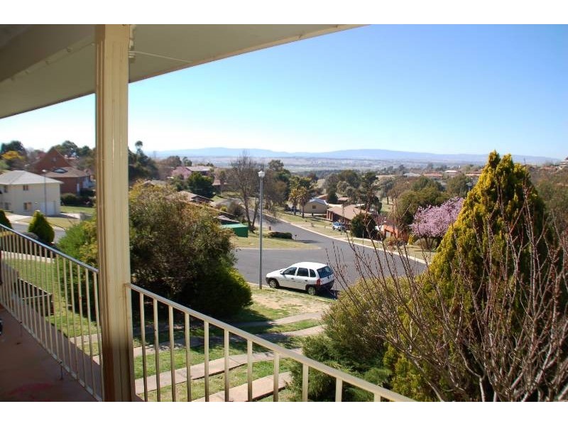 5 Cousins Place, Bathurst NSW 2795