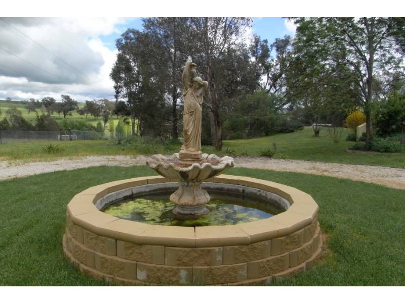 4 Wingeretta Close, Bathurst NSW 2795