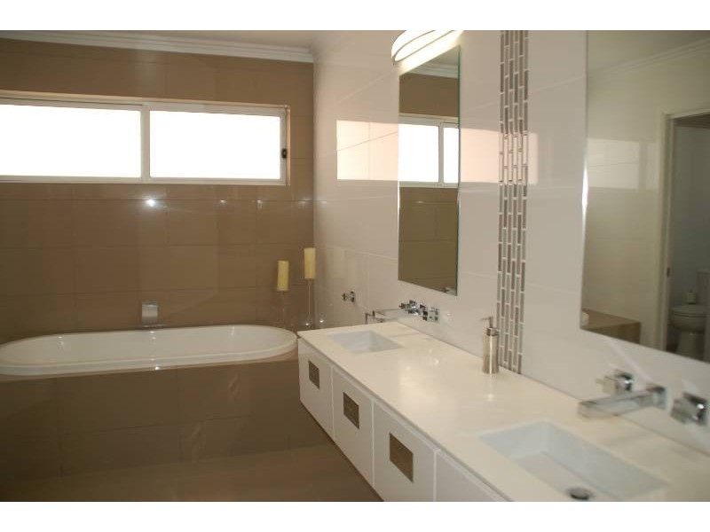 10 Blackwood Close, Bathurst NSW 2795