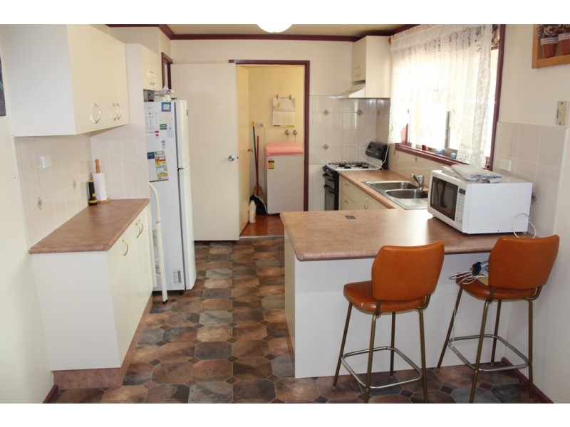 6 Whiteman Place, Bathurst NSW 2795