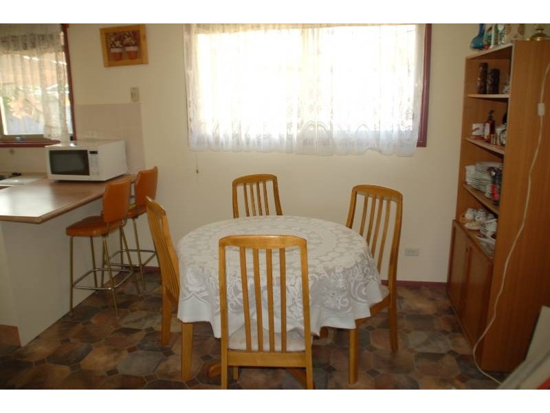 6 Whiteman Place, Bathurst NSW 2795