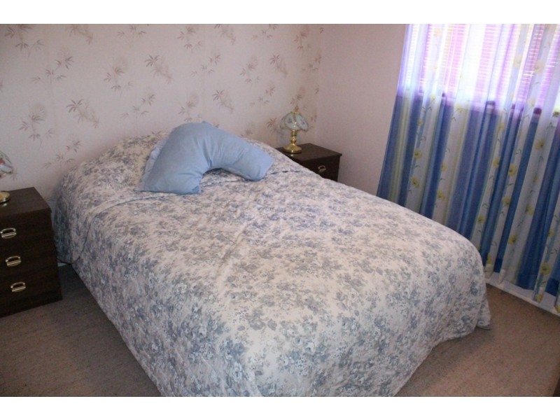 6 Whiteman Place, Bathurst NSW 2795