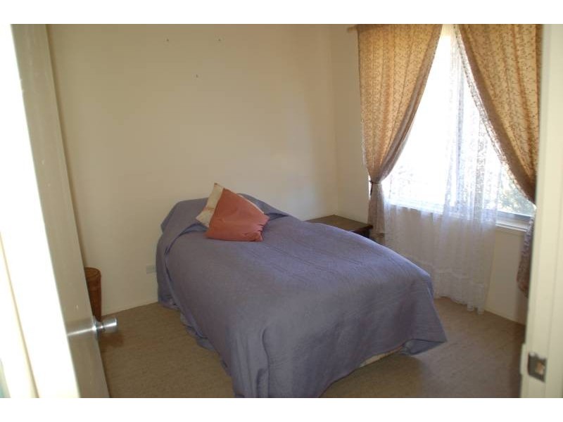 6 Whiteman Place, Bathurst NSW 2795