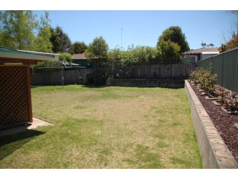 6 Whiteman Place, Bathurst NSW 2795