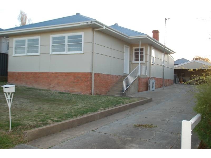 13 Prospect Street, Bathurst NSW 2795