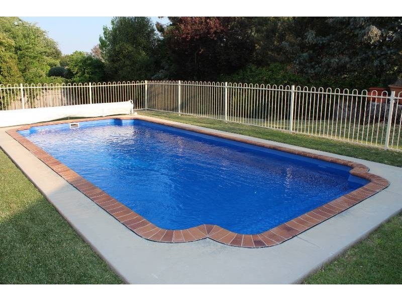 8 Northcott Drive, Bathurst NSW 2795