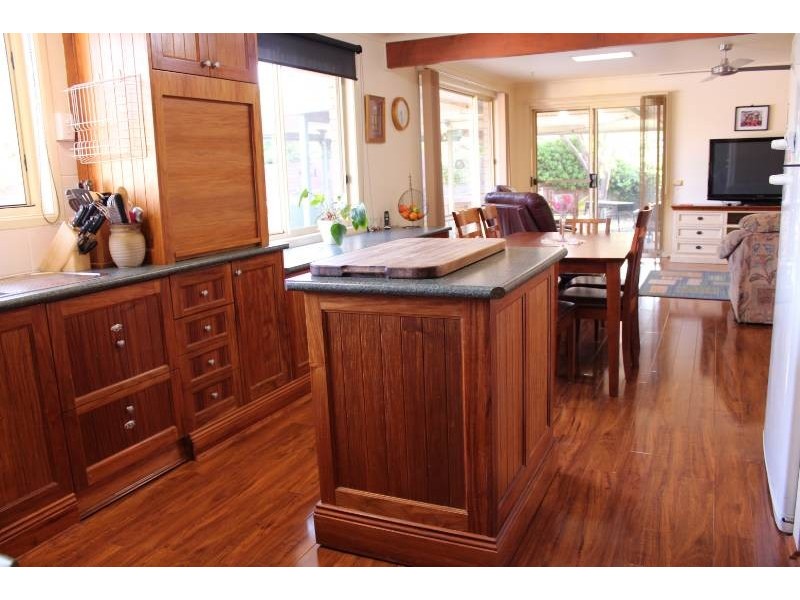 8 Northcott Drive, Bathurst NSW 2795