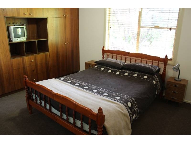 8 Northcott Drive, Bathurst NSW 2795