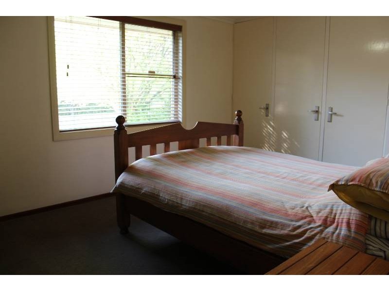 8 Northcott Drive, Bathurst NSW 2795