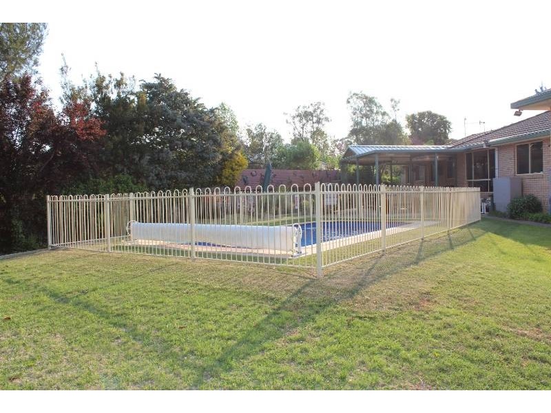 8 Northcott Drive, Bathurst NSW 2795