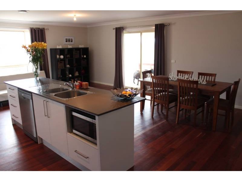 29 Swanbrooke Street, Bathurst NSW 2795