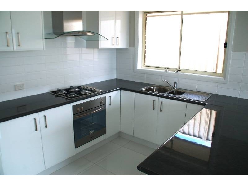 2 Wattle Close, Bathurst NSW 2795