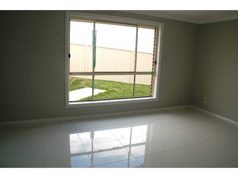 2 Wattle Close, Bathurst NSW 2795