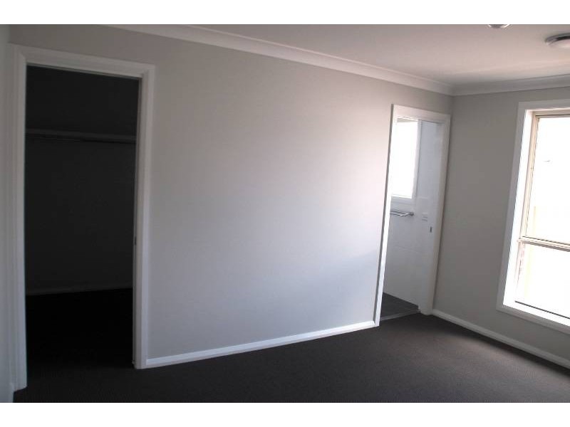 2 Wattle Close, Bathurst NSW 2795
