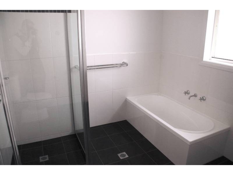 2 Wattle Close, Bathurst NSW 2795