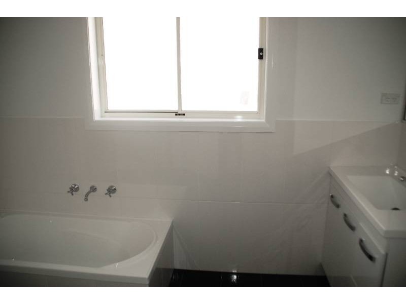 2 Wattle Close, Bathurst NSW 2795