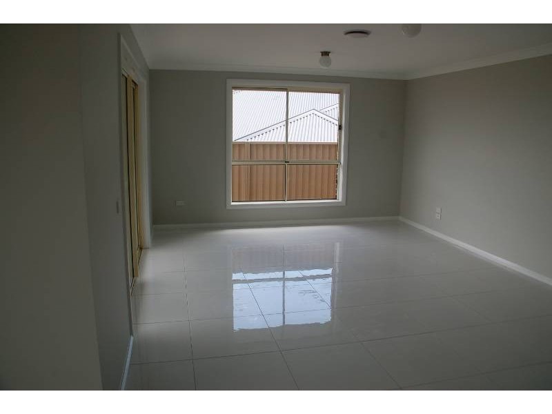 2 Wattle Close, Bathurst NSW 2795
