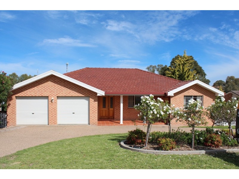 23 Kurumben Place, Bathurst NSW 2795