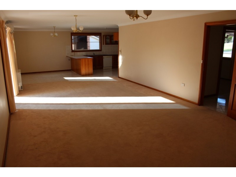 23 Kurumben Place, Bathurst NSW 2795