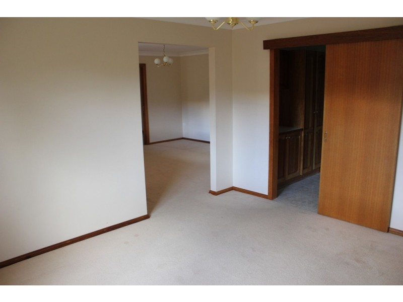 23 Kurumben Place, Bathurst NSW 2795