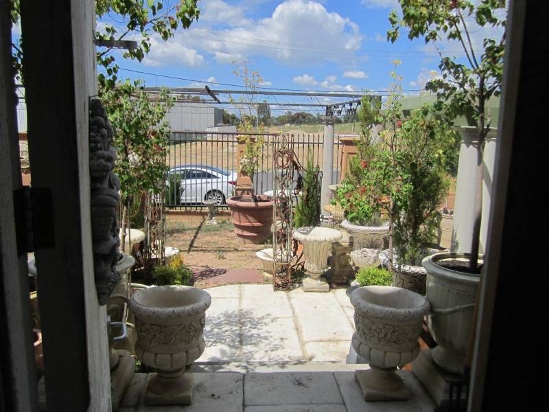 9 Lombard Drive, Bathurst NSW 2795