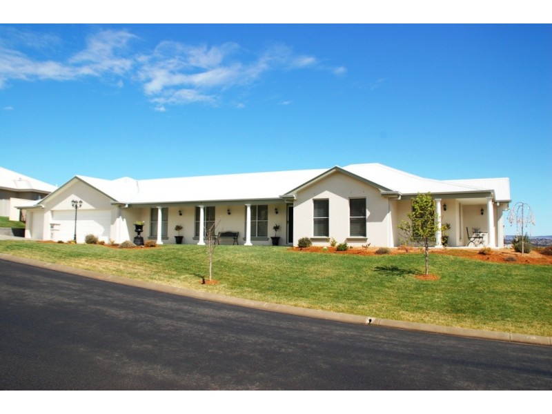 2 Blackwood Close, Bathurst NSW 2795