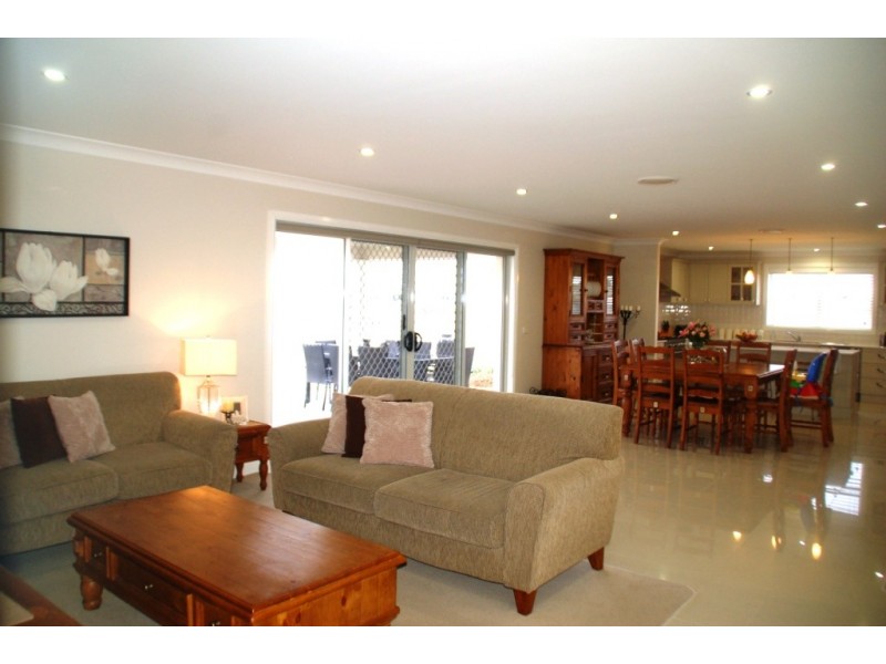 2 Blackwood Close, Bathurst NSW 2795