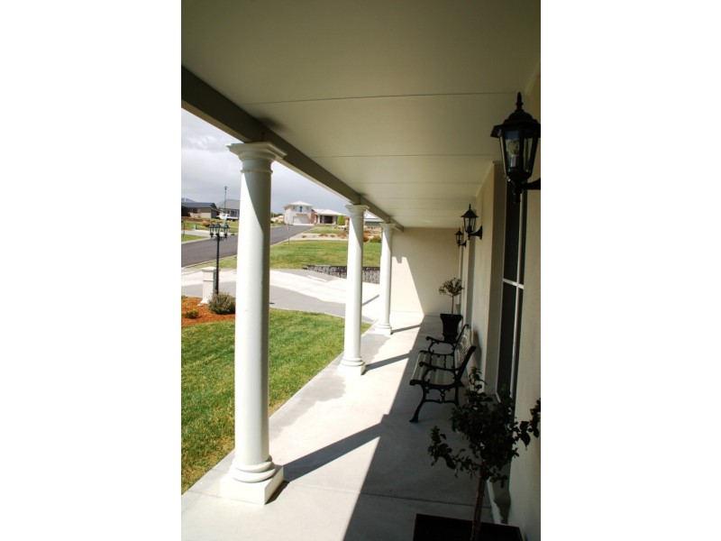 2 Blackwood Close, Bathurst NSW 2795