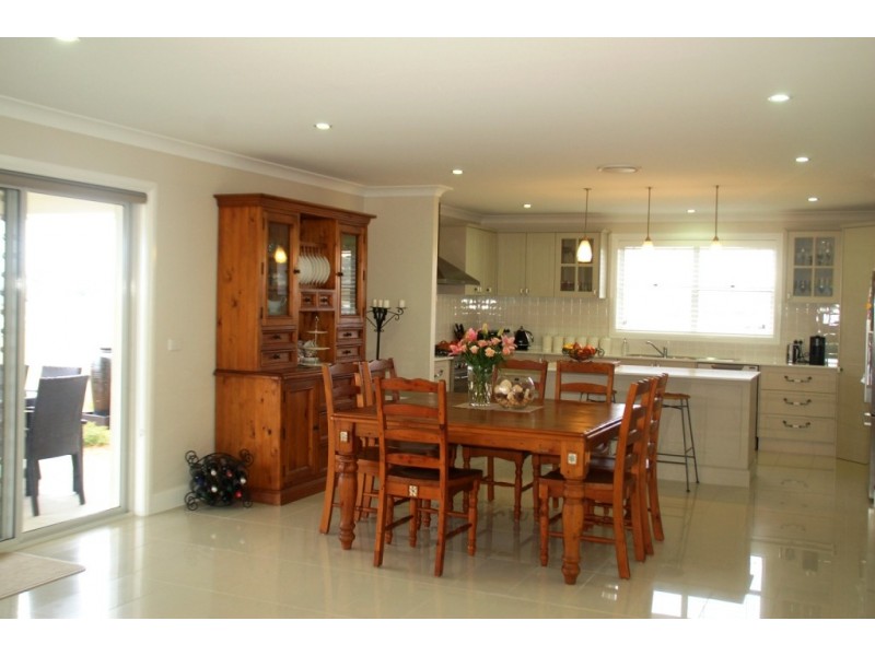 2 Blackwood Close, Bathurst NSW 2795