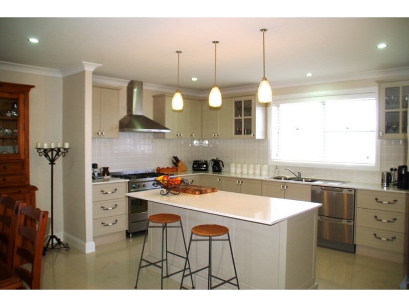 2 Blackwood Close, Bathurst NSW 2795