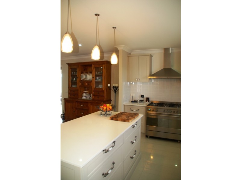 2 Blackwood Close, Bathurst NSW 2795