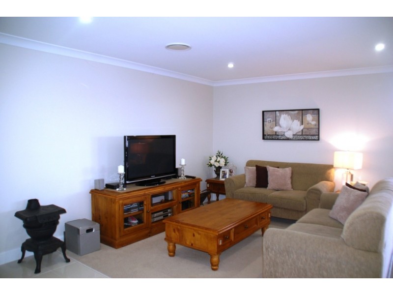 2 Blackwood Close, Bathurst NSW 2795