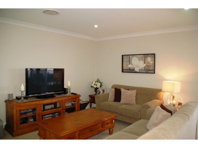 2 Blackwood Close, Bathurst NSW 2795