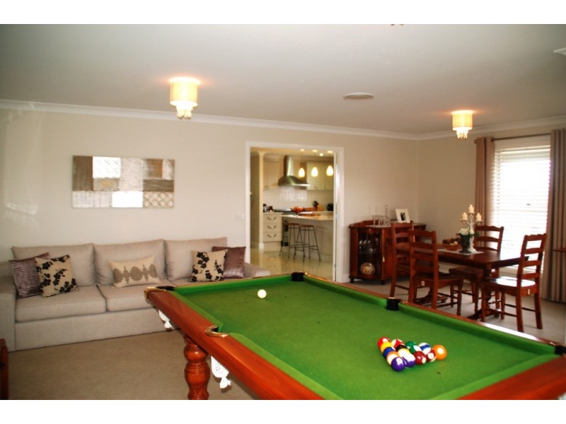 2 Blackwood Close, Bathurst NSW 2795