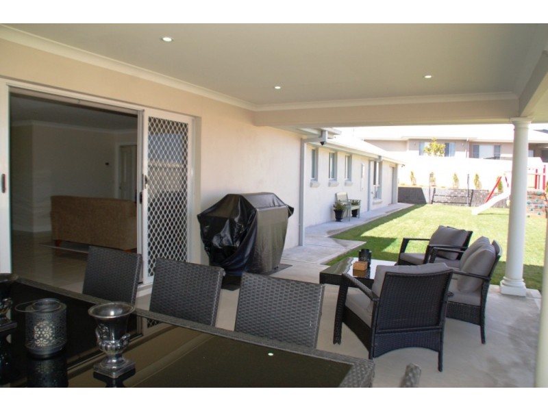 2 Blackwood Close, Bathurst NSW 2795