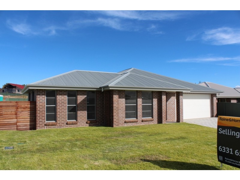 74 Swanbrooke Street, Bathurst NSW 2795