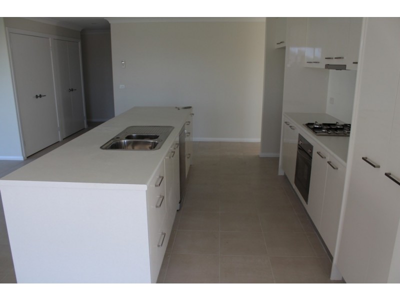 74 Swanbrooke Street, Bathurst NSW 2795
